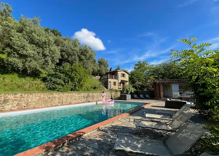 Tuscan Retreat With Pool And Panoramic Views