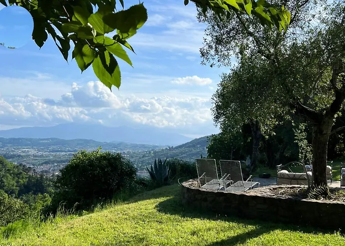 Tuscan Retreat With Pool And Panoramic Views